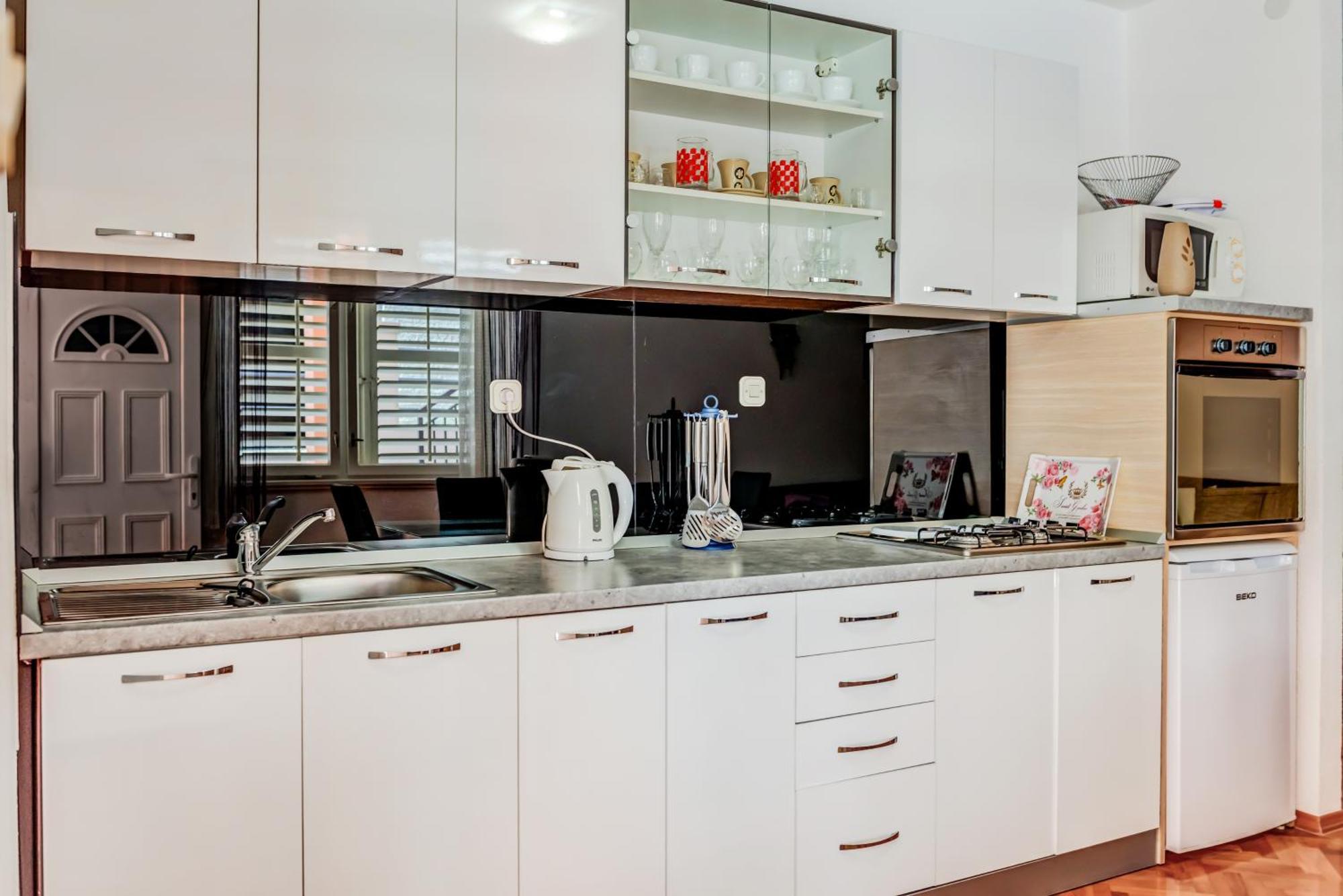 Ana Apartment Split